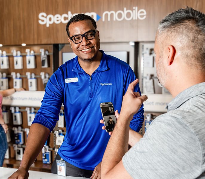 ASL interpreter at a Spectrum Mobile store