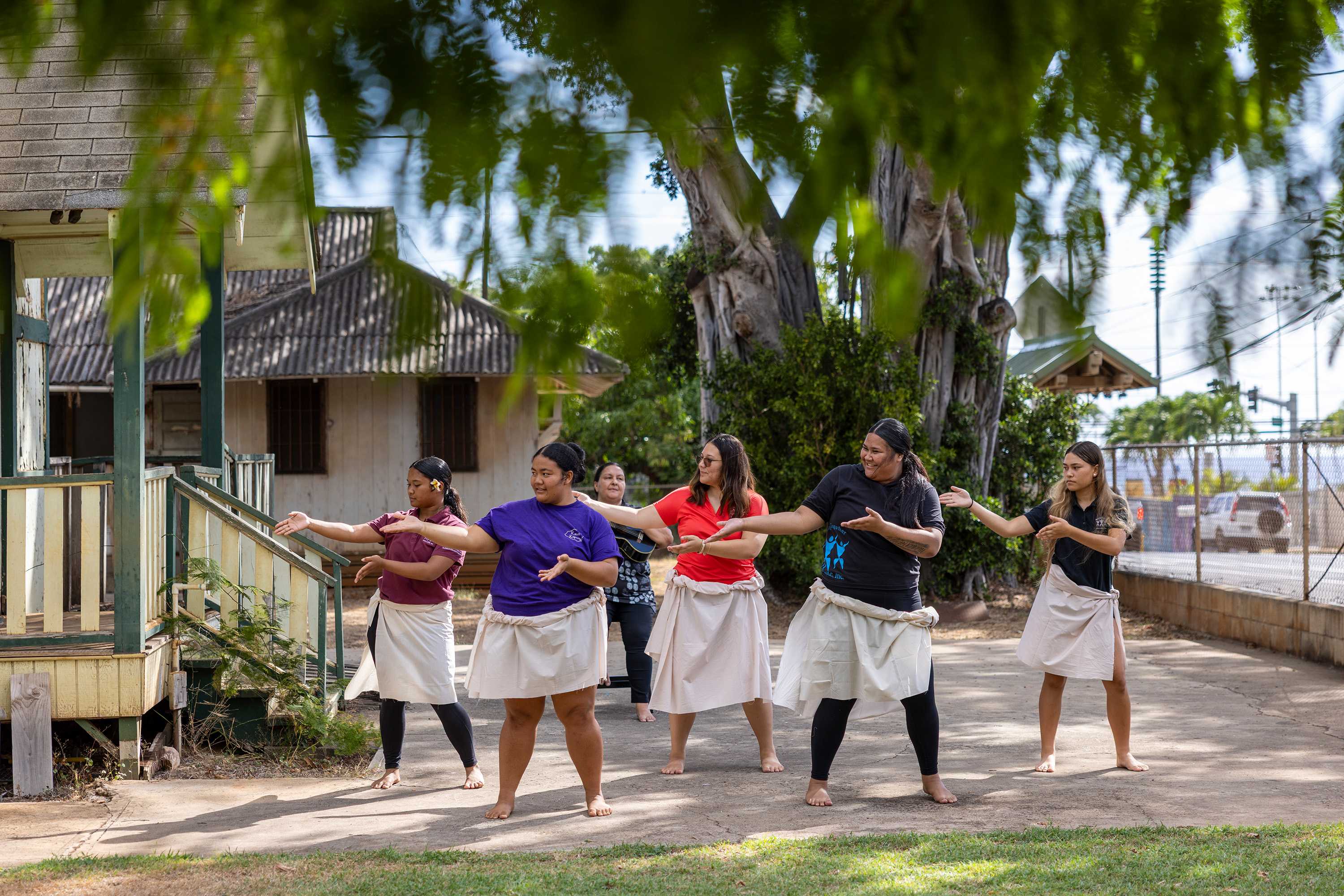 ALU LIKE Hula Dancers