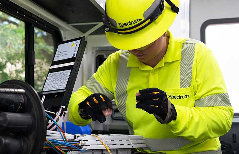 Read Article: Spectrum Fiber Techs Master Intricate Network Repairs